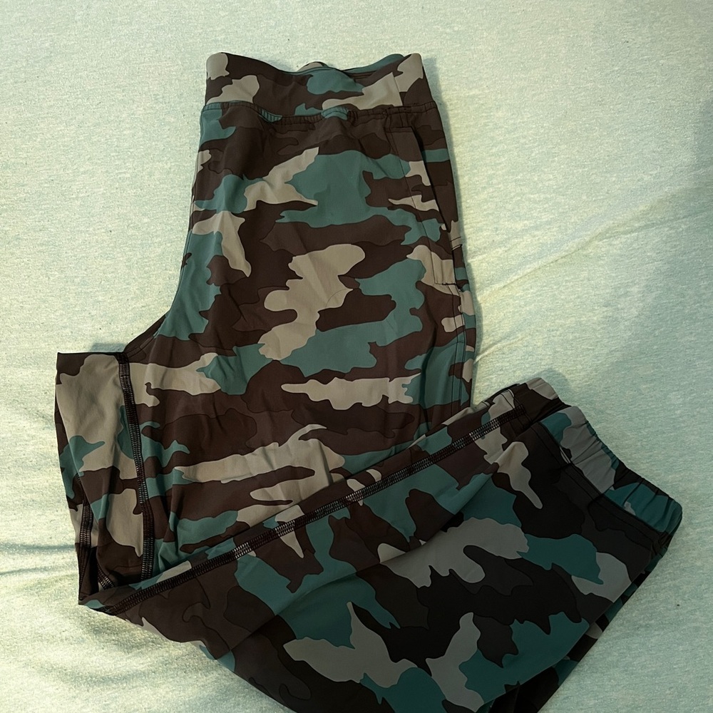 Adapted State Cropped Jogger